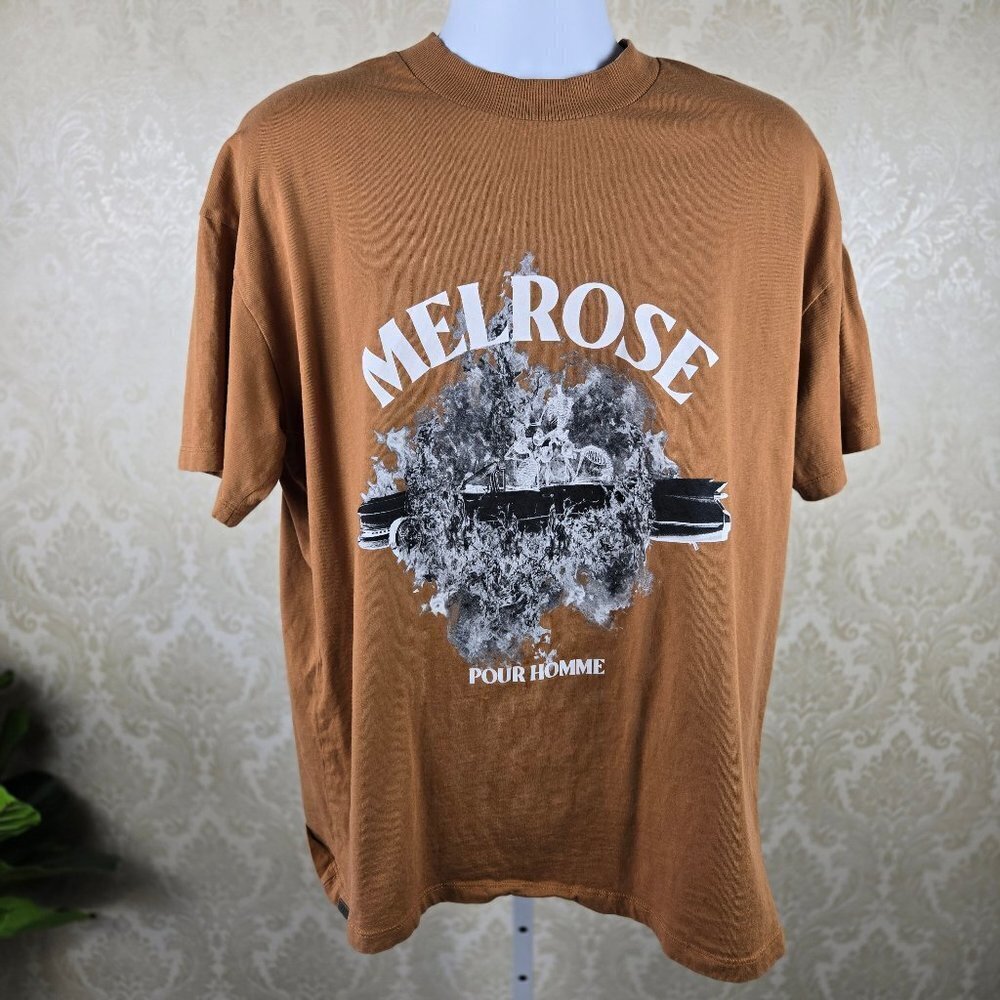 BoohooMan Size Medium Rust Colored Graphic Tshirt Skeletons in Car Short Sleeve